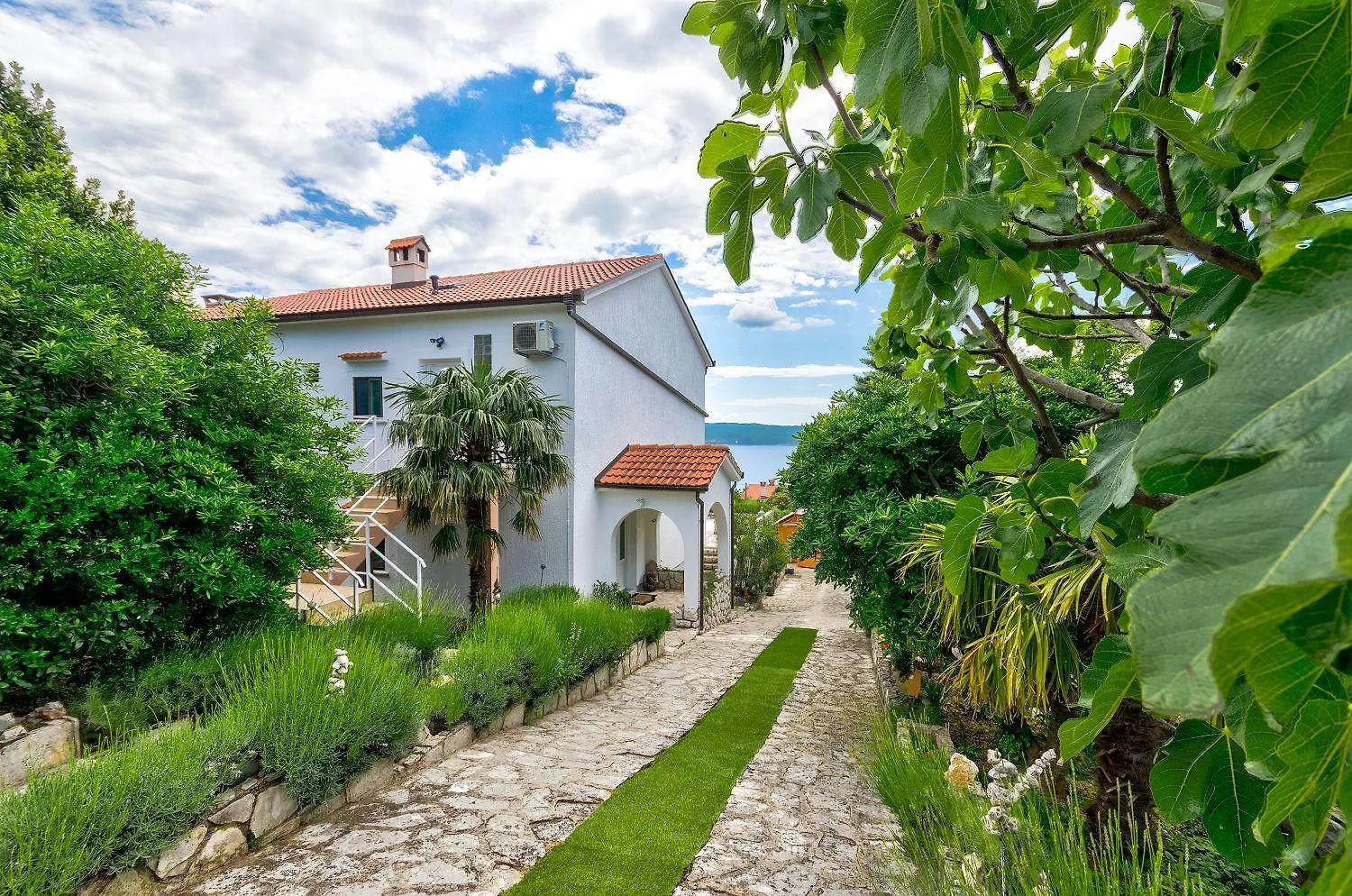 Reizendes Apartment Nur 350 Meter Zum Sandstrand Mit Meerblick, Grill, Waschmaschine Crikvenica